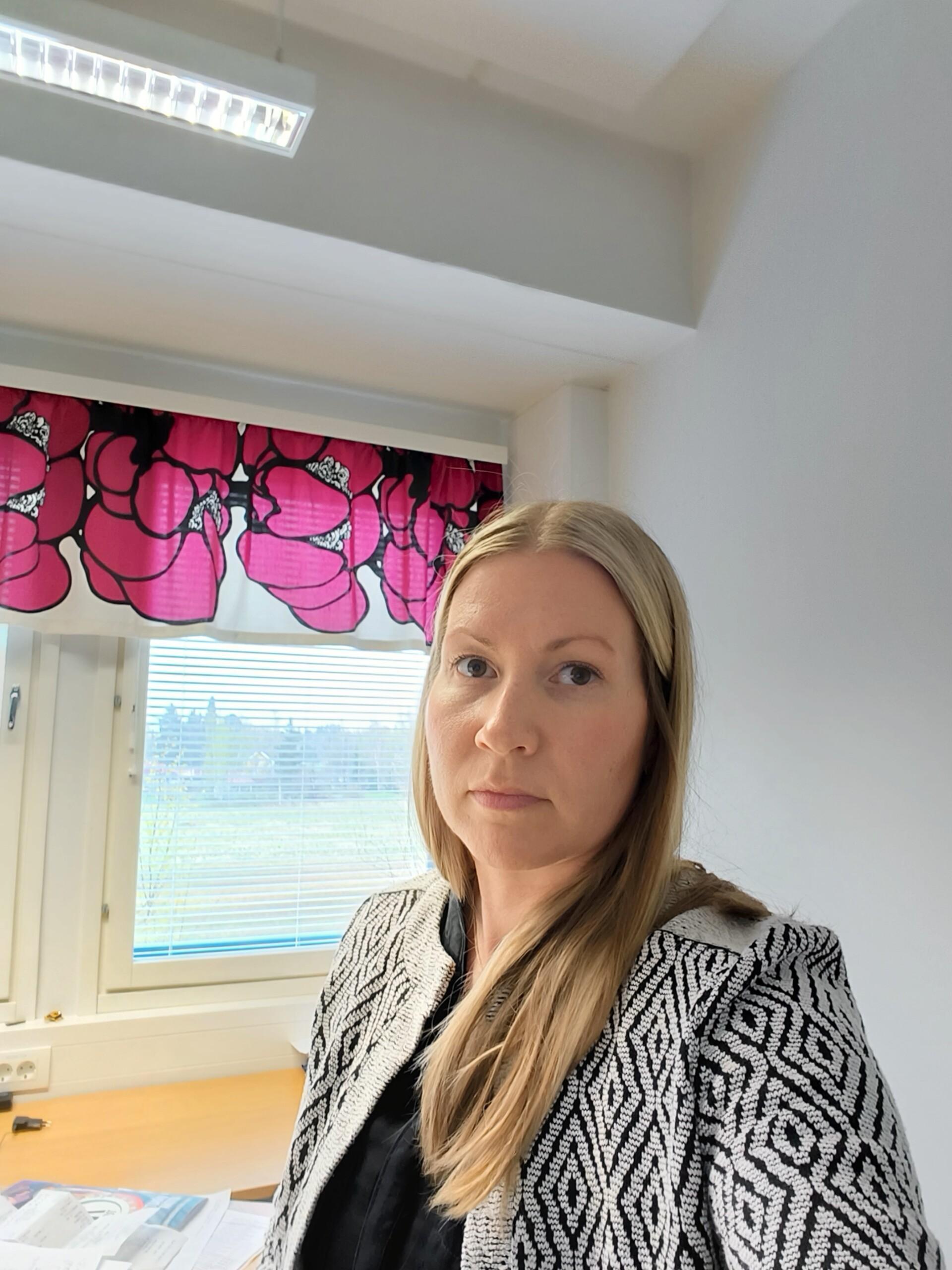 Töissä Kymen Vedellä: Talouspäällikkö Kaisa
